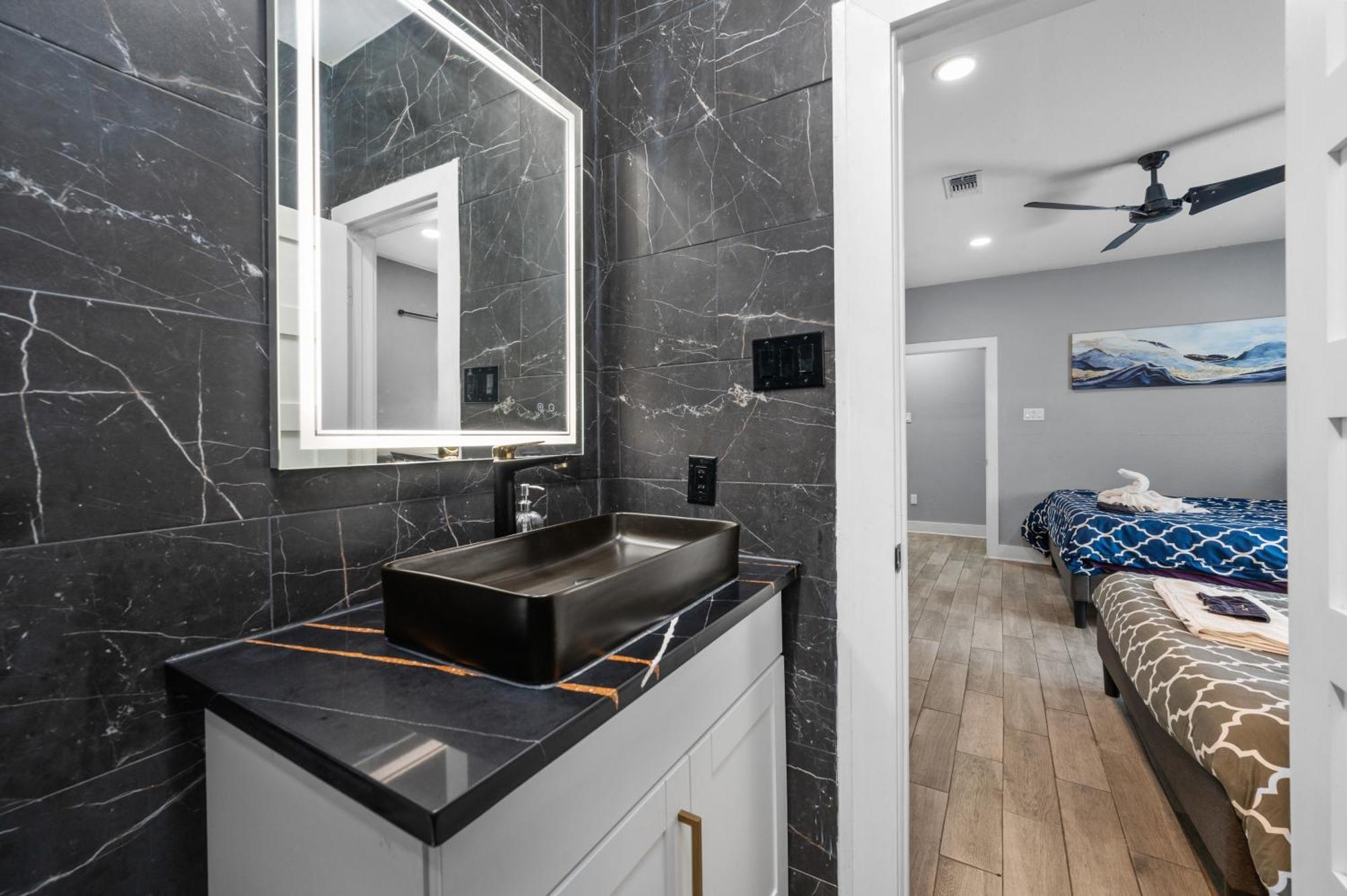 Spacious Galleria Apartment With Free Park Х'юстон Екстер'єр фото
